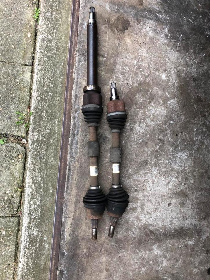 Aandrijfassen Ford Focus 1.0 Ecoboost Links + Rechts, Auto-onderdelen, Transmissie en Toebehoren, Ford, Gebruikt, Ophalen of Verzenden