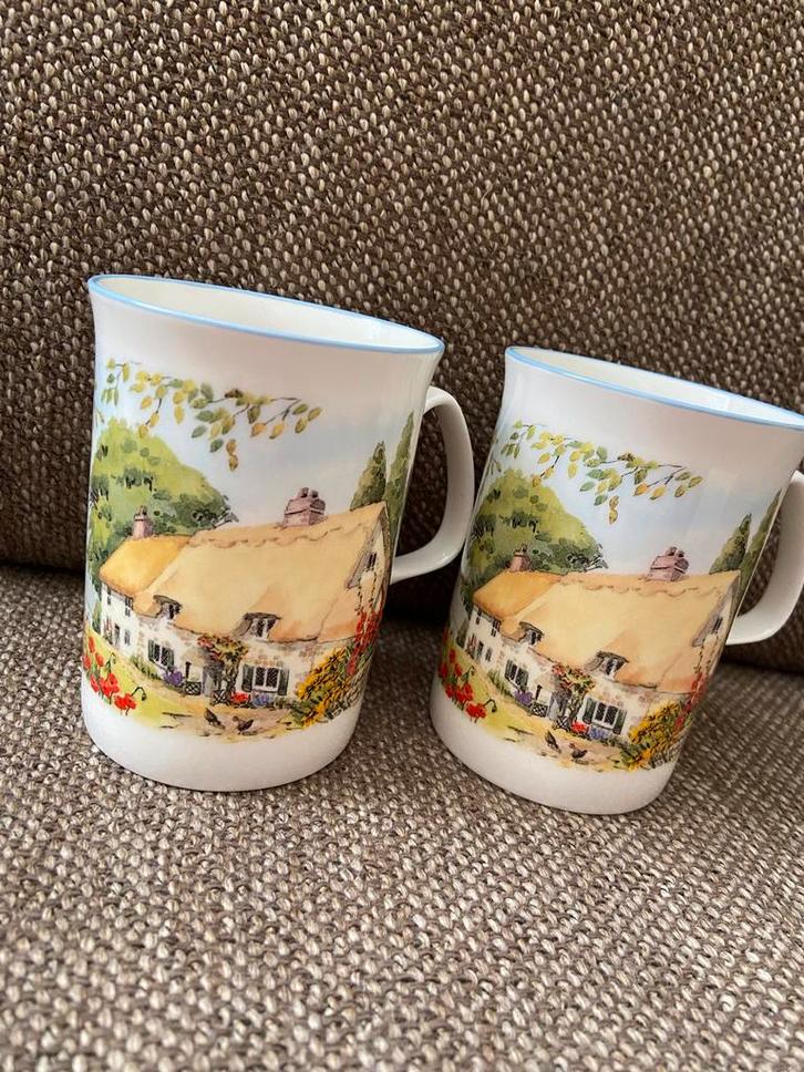 Bone China Bekers met Boerderij Afbeelding, Huis en Inrichting, Keuken | Servies, Zo goed als nieuw, Kop(pen) en/of Schotel(s)