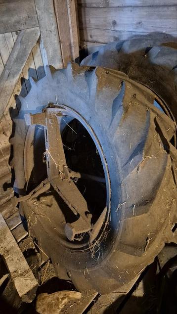 Tractorwielen 12.4/11-28