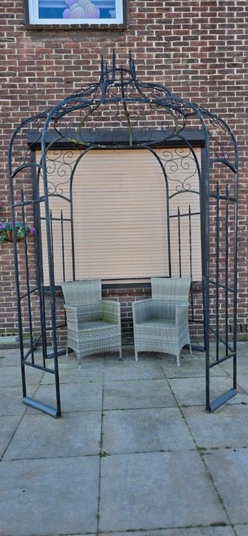 Mooi ijzeren prieel / paviljoen beschikbaar voor biedingen