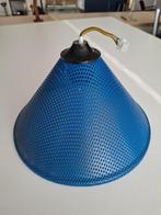 vintage blauwe hanglamp geperforeerd metaal jaren 80 design, Huis en Inrichting, Vintage, Ophalen of Verzenden, Zo goed als nieuw