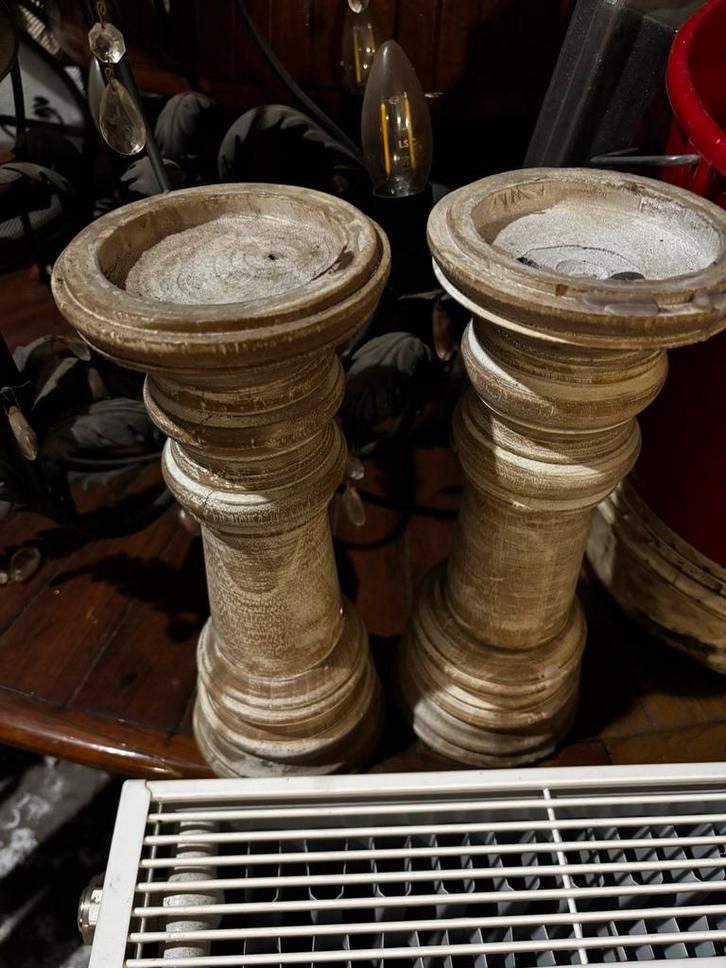 Set docoratieve Houten kandelaars grey wash, Huis en Inrichting, Woonaccessoires | Zuilen en Pilaren, Zo goed als nieuw, Ophalen of Verzenden