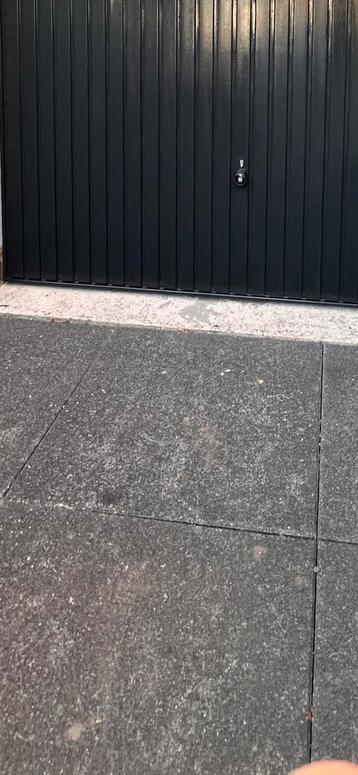 Gratis 90x90x10 tegel 5stuks beschikbaar voor biedingen
