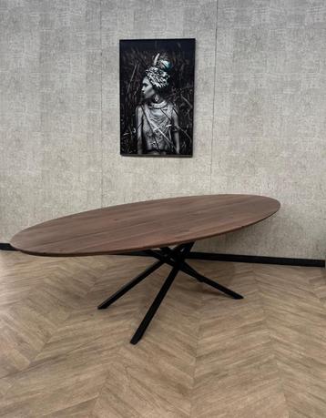 Grote eiken eettafel ovaal 260x120 *showroom beschikbaar voor biedingen