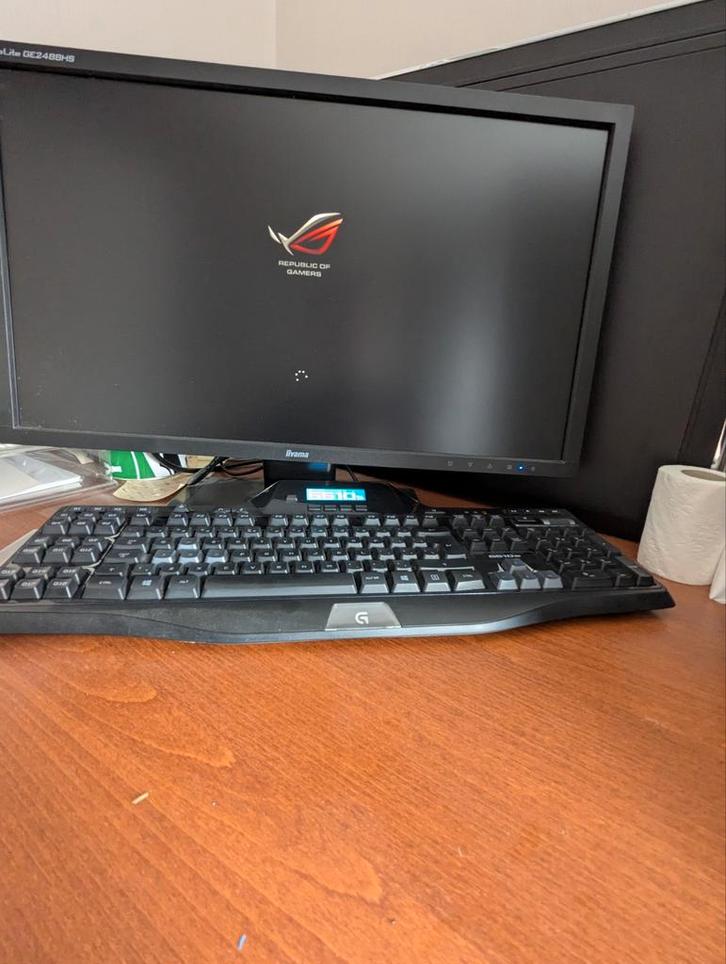 Gaming PC met Monitor, muis en keyboard, Computers en Software, Desktop Pc's, Gebruikt, Onbekend, HDD, SSD, Met videokaart, Met monitor