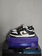 Nike Dunk SB Low x Supreme - Maat 42.5, Zwart, Nike, Nieuw, Ophalen of Verzenden