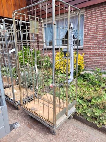 Rolcontainers metaal met inklapbare etage  beschikbaar voor biedingen