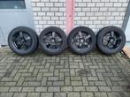 Winterbanden Kia Sportage 225/60/17 continental, Auto-onderdelen, Banden en Velgen, Ophalen, Gebruikt, Banden en Velgen, 17 inch
