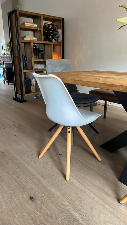 2 witte kuipstoelen zonder leuning, Huis en Inrichting, Stoelen, Gebruikt, Twee, Kunststof, Wit, Ophalen
