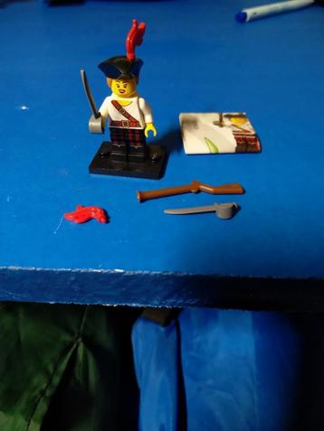 Lego CMF pirate girl beschikbaar voor biedingen