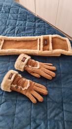 Ugg sjaal en handschoenen, Kleding | Dames, Mutsen, Sjaals en Handschoenen, Ophalen of Verzenden, Zo goed als nieuw, Handschoenen