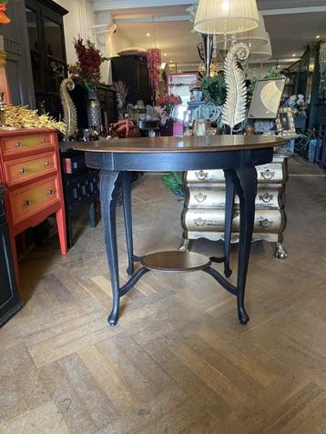 Klein vintage eettafeltje antiek tafel oude keukentafel VdlM beschikbaar voor biedingen