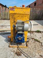 Motor AZA, Ophalen