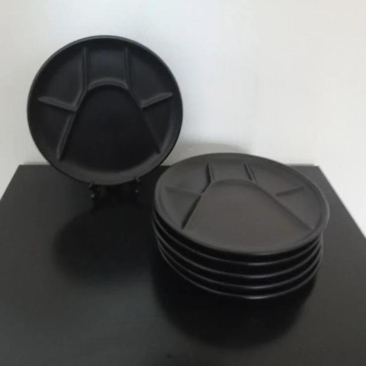 Zwarte keramische Franse borden voor fondue of raclette, Huis en Inrichting, Keuken | Servies, Nieuw, Bord(en), Overige stijlen
