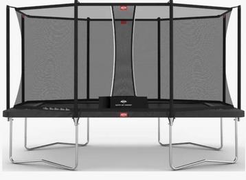 BERG Trampoline/zeer goede staat-410x250 +hoog veiligheidnet beschikbaar voor biedingen