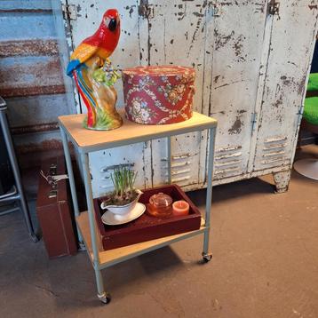 Vintage trolley serveerwagen  beschikbaar voor biedingen