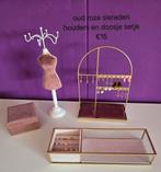 Sieraden rekjes en houders velvet oud roze met goud, Sieraden, Tassen en Uiterlijk, Overige Accessoires, Ophalen, Zo goed als nieuw