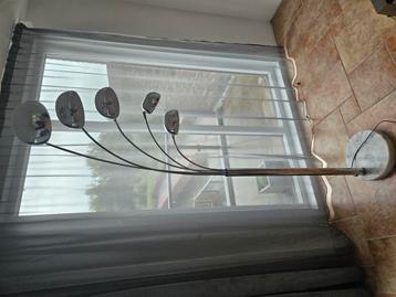 Kare design lamp beschikbaar voor biedingen
