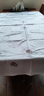 Vintage Wit Tafelkleed met Geborduurde Bloemen, Ophalen of Verzenden, Gebruikt, Rechthoek, Binnen