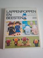 Lappen poppen en beesten - Henriëtte Beukers 1977, Boeken, Ophalen of Verzenden, Poppen maken, Gelezen, Henriette Beukers