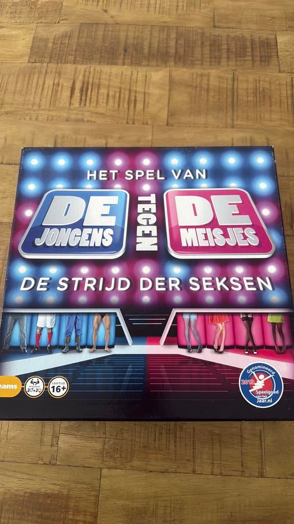 Spel jongen tegen de meisjes, Hobby en Vrije tijd, Gezelschapsspellen | Bordspellen, Ophalen of Verzenden, Zo goed als nieuw