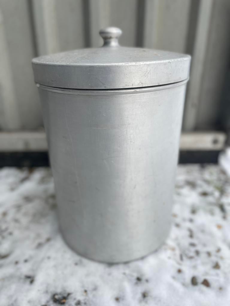 Aluminium bewaar bus met deksel, Ophalen, Gebruikt