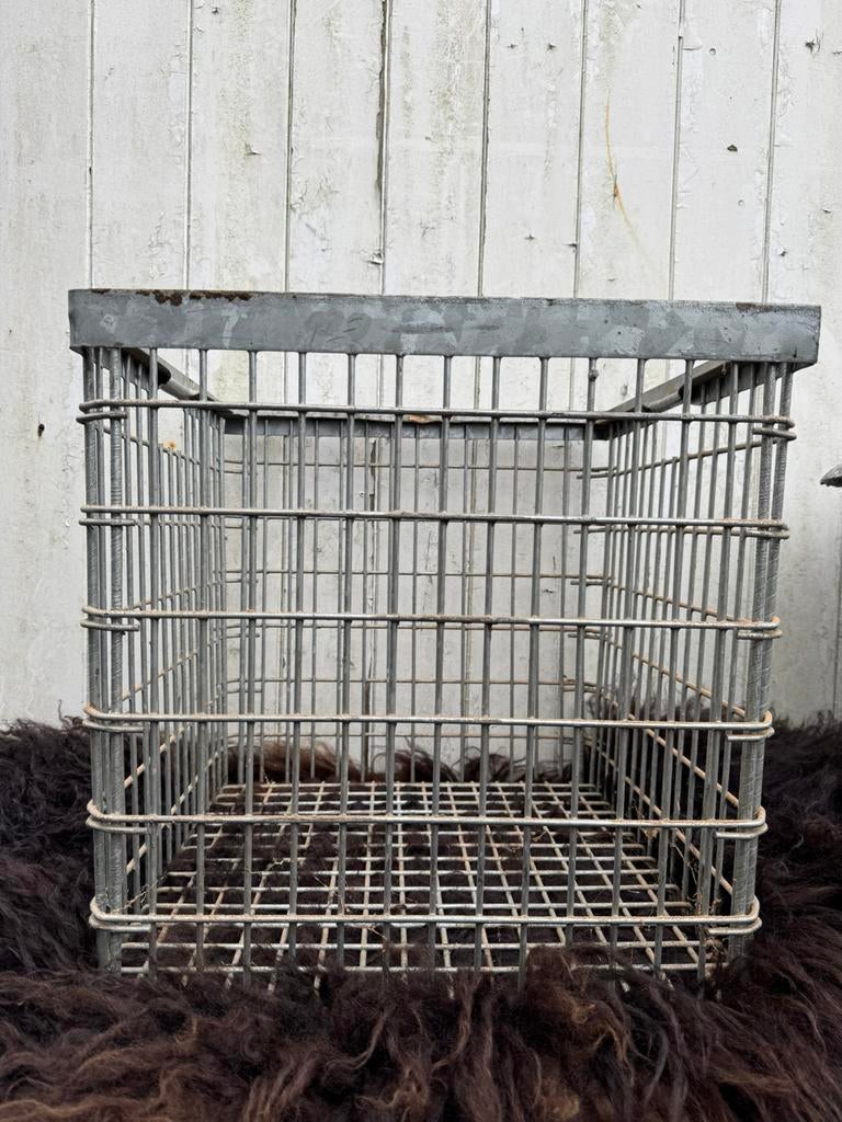 Stoere vierkante draadmand houtmand, Antiek en Kunst, Curiosa en Brocante, Ophalen