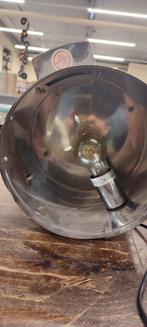 Stage lamp, Ophalen, Gebruikt