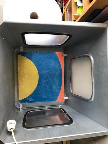Spuitcabine voor glazuren beschikbaar voor biedingen