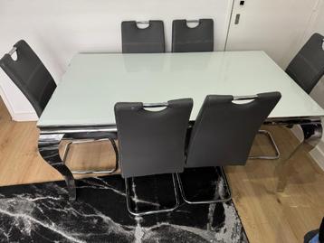 Eettafel met 6 leer stoelen en salontafel 