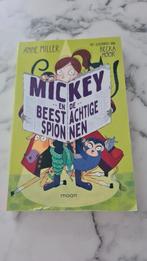 Mickey en de beestachtige spionnen - Anne Miller, Fictie, Ophalen of Verzenden, Zo goed als nieuw, Anne Miller