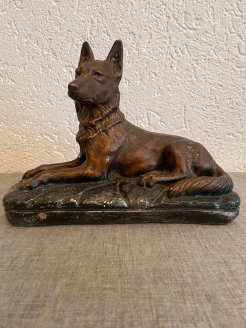 Vintage beeld Herdershond  beschikbaar voor biedingen