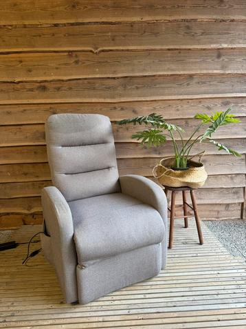 sta op stoel (comfort/zorg stoel/interieur) beschikbaar voor biedingen