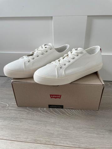 Levi Sneakers beschikbaar voor biedingen