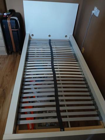 IKEA MALM bedframe met lattenbodem. 