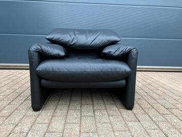 Recente Cassina Maralunga 1zit origineel Zwart leder ZGAN! beschikbaar voor biedingen