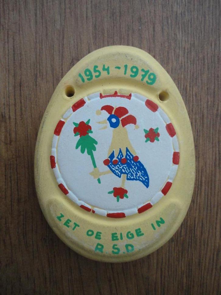 Carnaval insigne veldteken Roosendaal Tullepetaon 1979, Kleding | Heren, Carnavalskleding en Feestkleding, Zo goed als nieuw, Accessoires