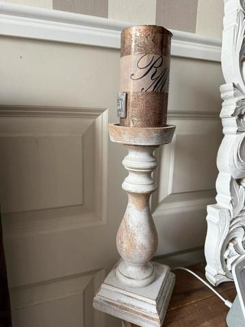 Kandelaar beschikbaar voor biedingen