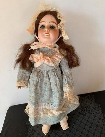 Mon Cheri Leon Prieur Paris11, Porseleinen pop beschikbaar voor biedingen