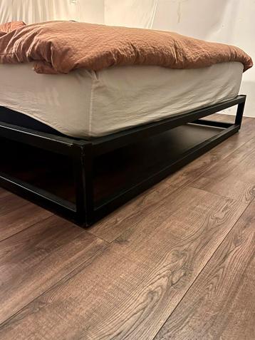 Stalen bedframe van Matt Sleeps 160x200 - afbeelding 2