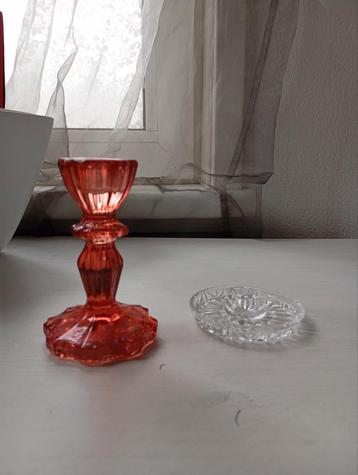 Vintage Roze Glazen Kandelaar met Losse Onderzetter beschikbaar voor biedingen