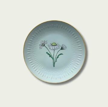 Vintage Bord met Margrietjes beschikbaar voor biedingen