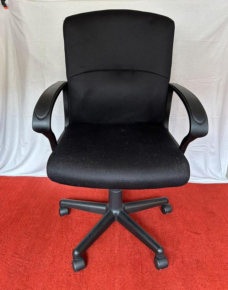 Bureaustoel zwart, in hoogte verstelbaar met gasvering, Huis en Inrichting, Bureaustoelen, Zo goed als nieuw, Bureaustoel, Zwart
