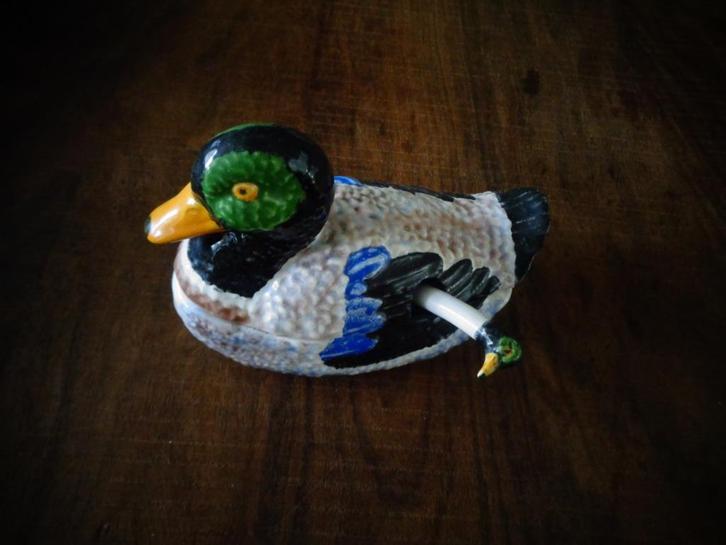 Bordallo Pinheiro schaal met eend deksel en lepel, 19,5 cm, Huis en Inrichting, Keuken | Servies, Zo goed als nieuw, Schaal of Schalen