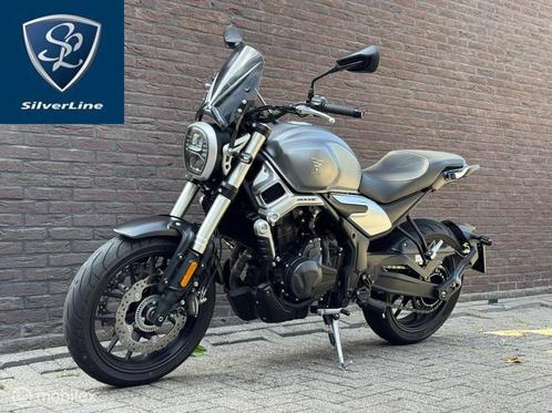 Voge 500 AC (Advanced Classic) bj. 2022, als nieuw!, Motoren, Motoren | Overige merken, Bedrijf, Toermotor, 12 t/m 35 kW