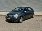 Mercedes B180 Blue-efficiency 2009, Auto's, Mercedes-Benz, Voorwielaandrijving, Stof, Zwart, 4 cilinders