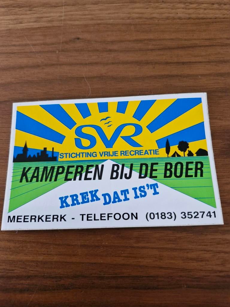 4568 SVR Kamperen bij de Boer Sticker - Meerkerk, Verzamelen, Stickers, Ophalen of Verzenden, Zo goed als nieuw