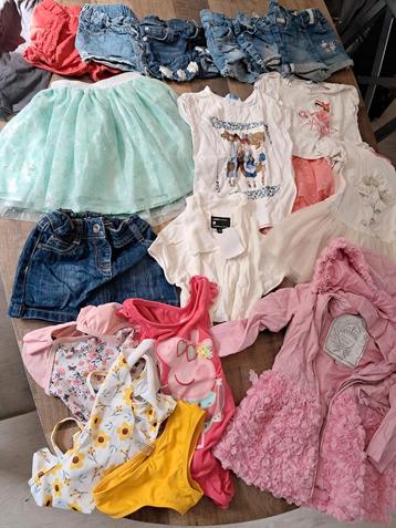 Meisjes kleding maat 98/104 beschikbaar voor biedingen