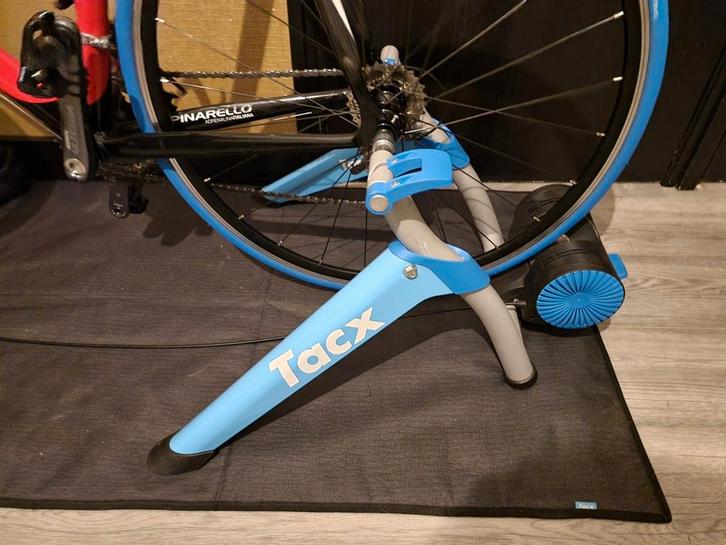 Tacx Boost Fietstrainer, Sport en Fitness, Fitnessmaterialen, Zo goed als nieuw, Overige typen, Benen, Ophalen