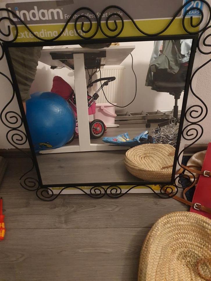 IKEA Spiegel met Sierlijke Rand, Huis en Inrichting, Woonaccessoires | Spiegels, Gebruikt, Minder dan 50 cm, Minder dan 100 cm